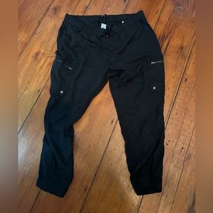 Banana Republic black cargo XL NWT pants
